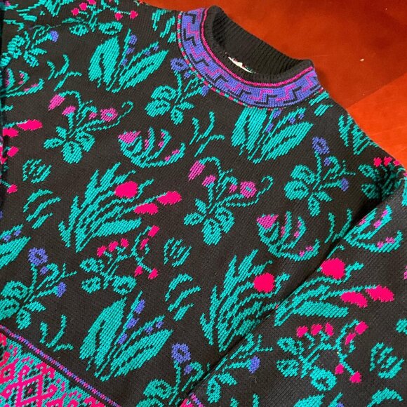 Vintage Nichelle & Dana Scott Sweater Bundle – Bold Floral & Geometric Patterns - Picture 2 of 8